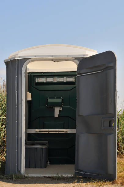 Porta potty delivery and setup in Odessa, MO